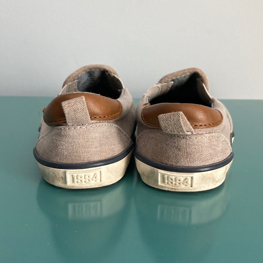 Old Navy Kids Light Gray Slip-On Sneakers Kids Size 10 - Picture 5 of 14